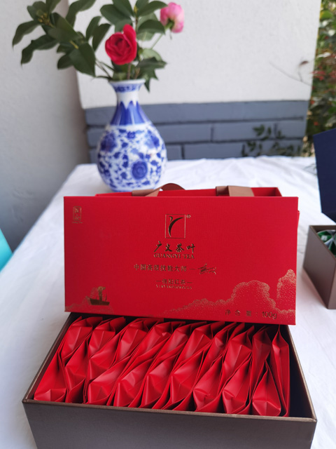 【大别山精神系列一特级信阳红茶伴手礼(匠心)】大别山脉、核心产区、高山茶园、匠心制作 980元/盒